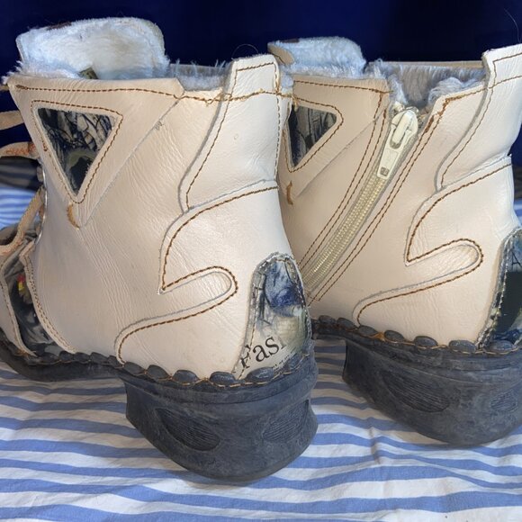 TMA EYES BOOTS BOOTIES HIGH TOP NEWSPRINT FUR LINED SZ 8 - Picture 3 of 13